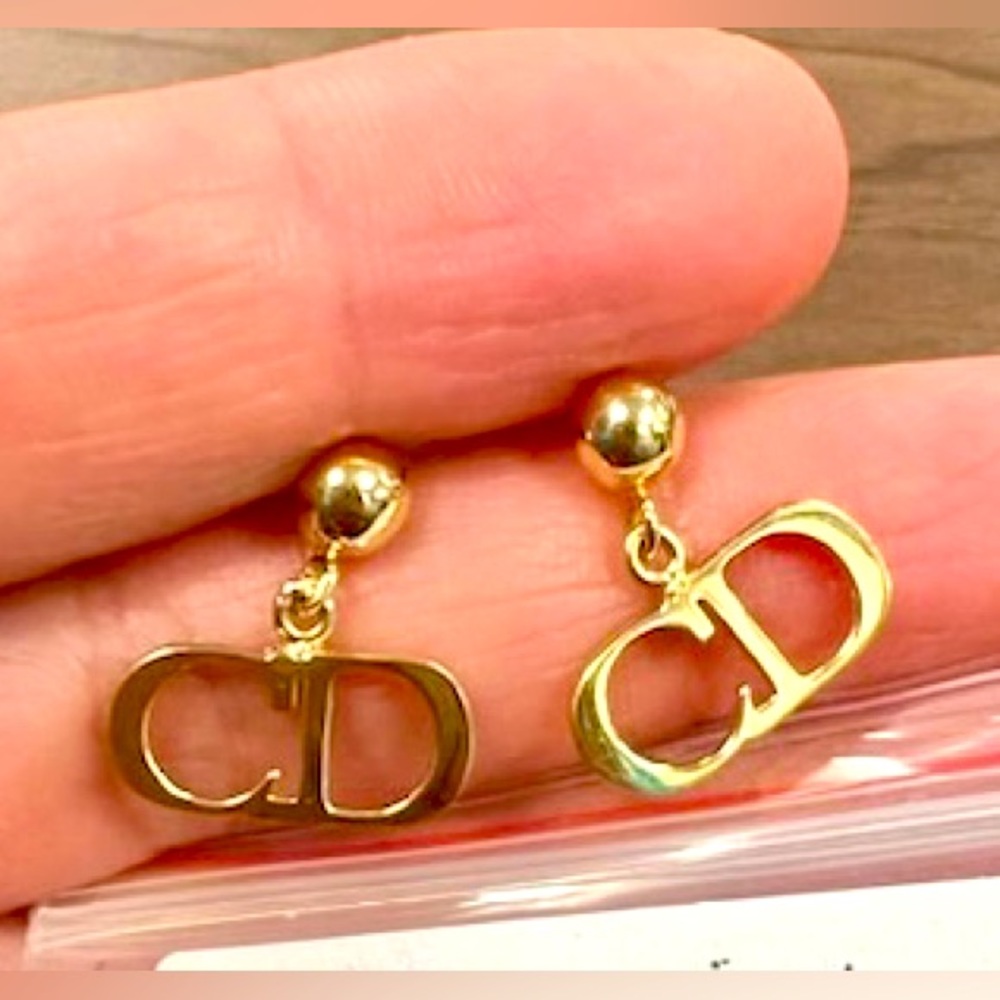Pre-loved 18k earrings